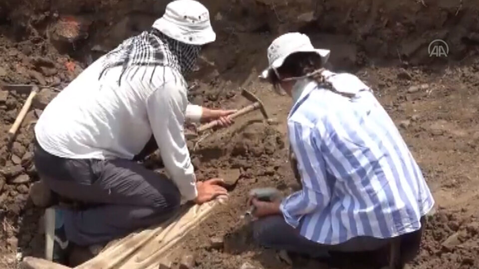 Toprak altından çıkarıldı... 1800 yıllık!