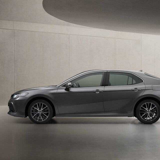 Yenilenen Camry 'milyonluk' oldu
