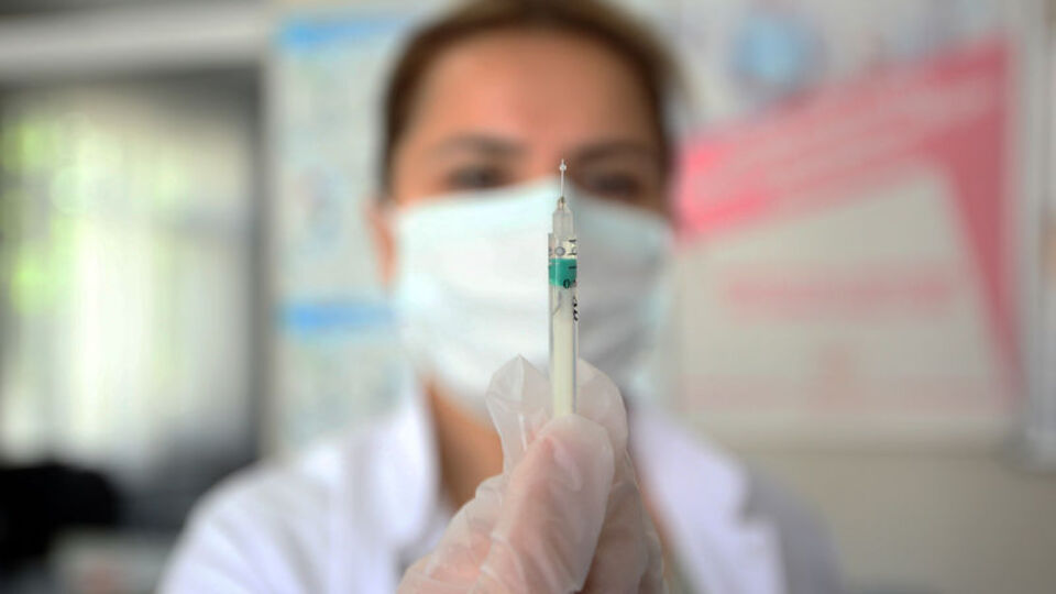 Koronavirüs aşısında yeni sınır 40 yaş