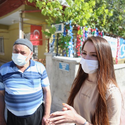 Dede ile torununun topladığı mavi kapaklar çalındı