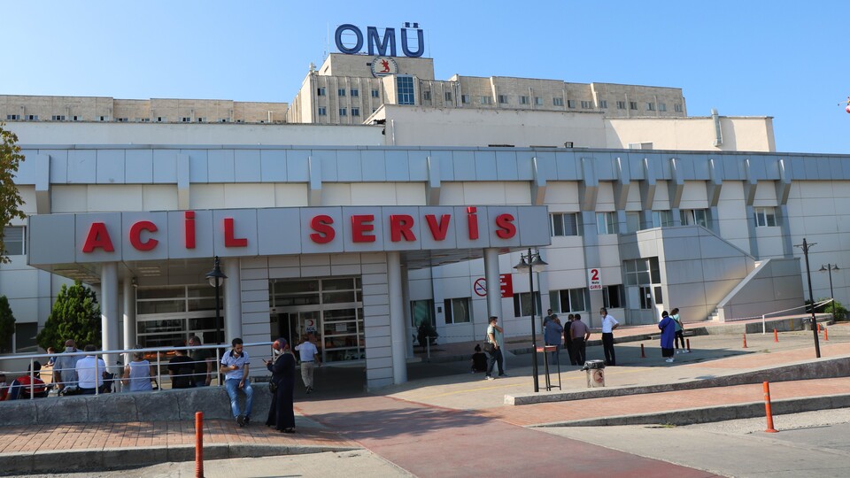 Araştırma görevlisi 8'inci kattan düştü