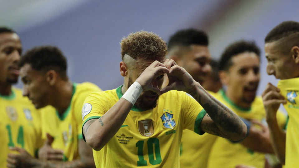 Brezilya galibiyetle başladı