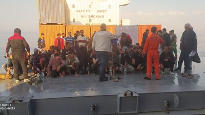 Türk kaptan 97 kaçak göçmeni kurtardı