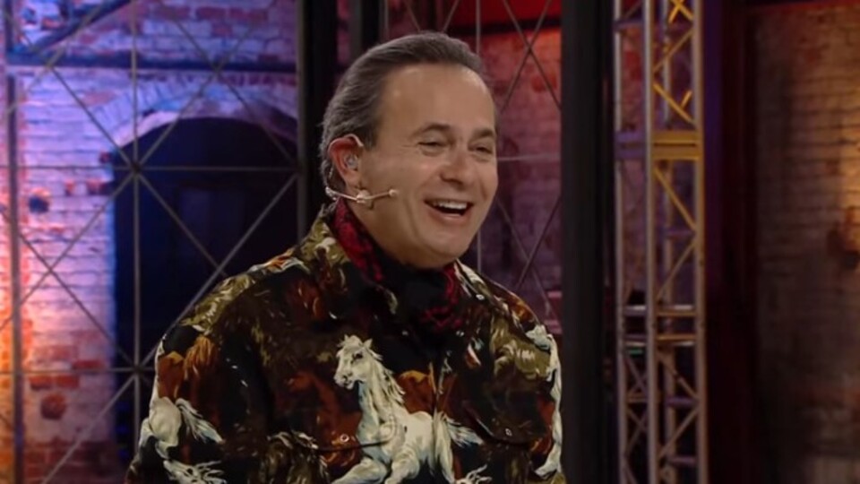 Ayhan Sicimoğlu kimdir?