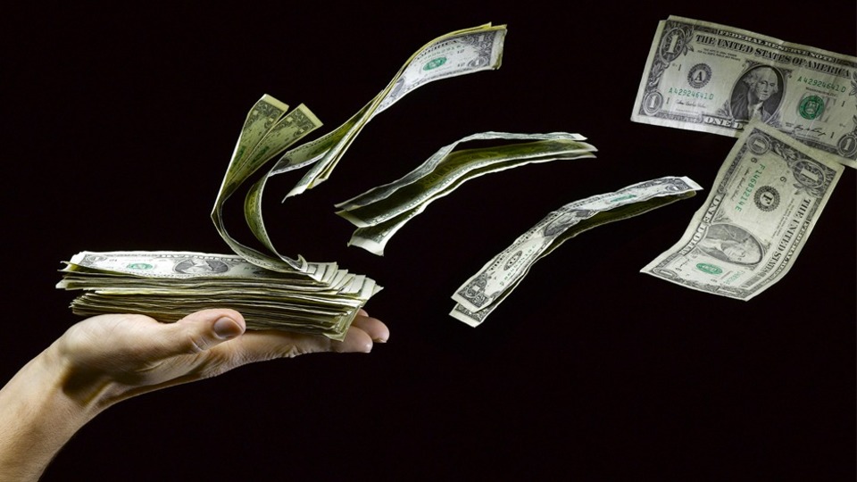 Yabancı kârını evine götürdü