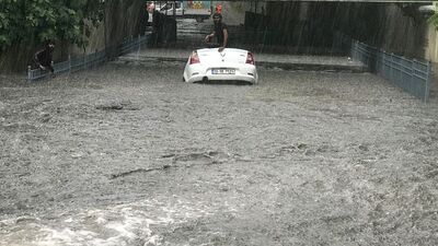 İstanbul'da selde dehşeti yaşadılar!