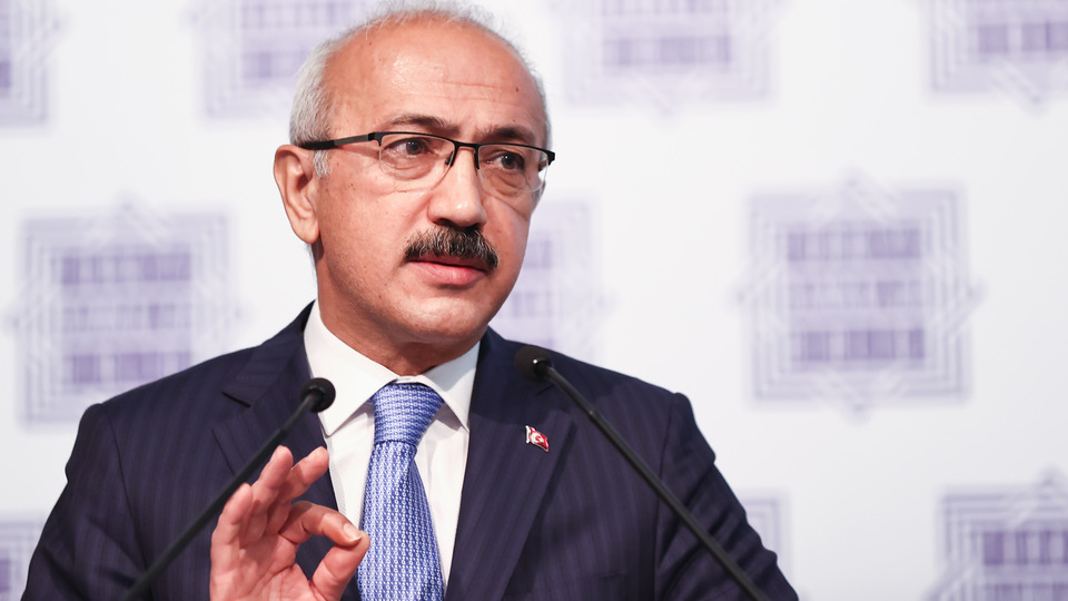 'Faiz dışı denge mali disiplin kararlılığını gösteriyor'