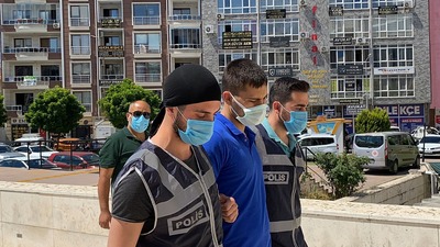 Korkunç olay! Anne ve babasını öldürdü