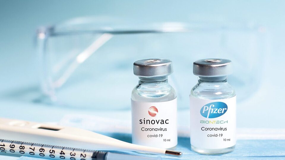 Hangi aşı daha etkili? Biontech mi, Sinovac mı?