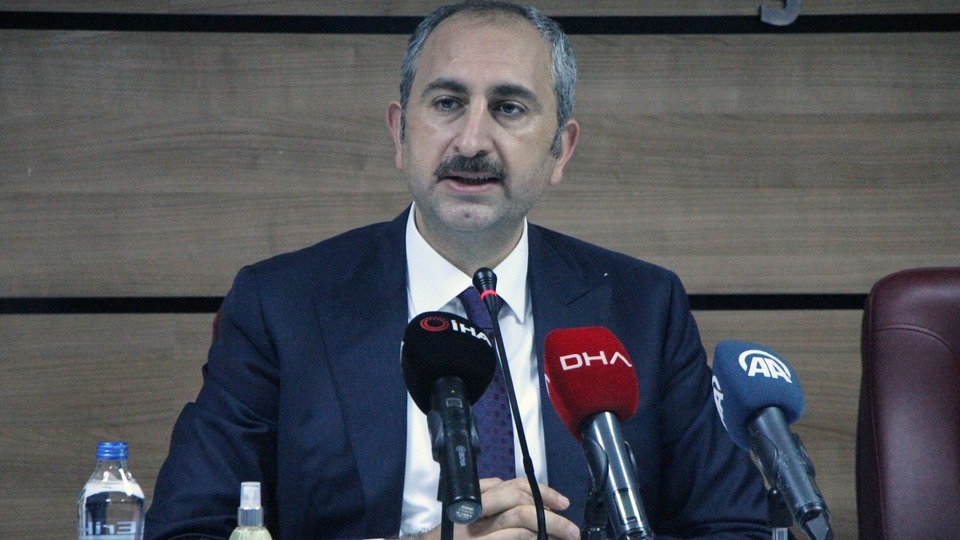 Bakan Gül'den 'dijital kumpas' uyarısı