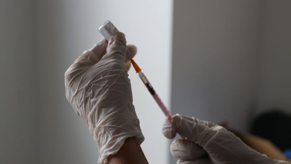 35 yaş ve üzeri Covid-19'a karşı aşılanmaya başladı