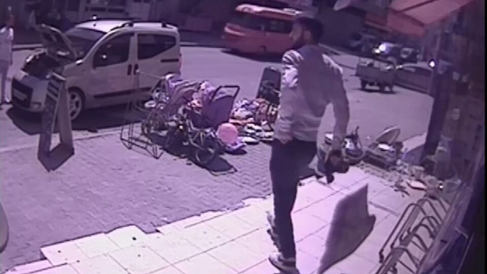 Cani! Vurduktan sonra ölmesini beklemiş!