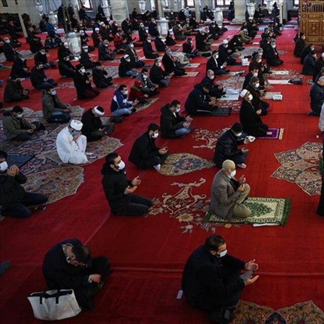 Bursa cuma namazı saat kaçta?