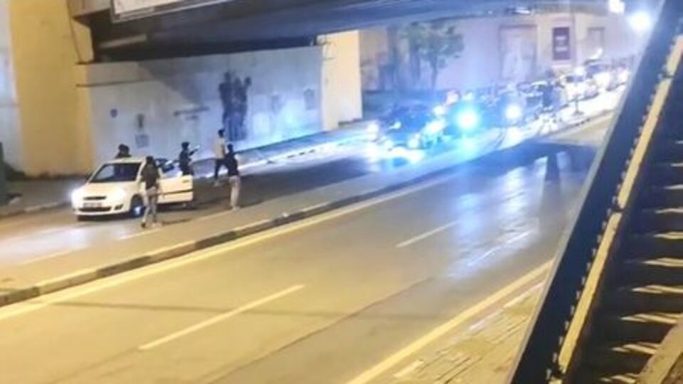 Yok yok! Yol kapatma, silahlı, meşaleli uğurlama!