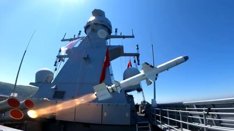 'Atmaca' 250 kilometreye atış yaptı