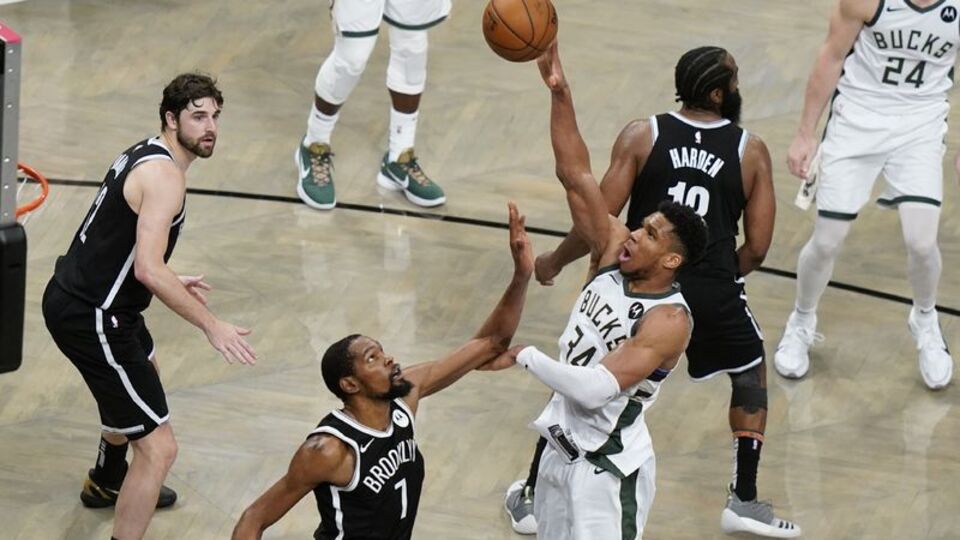 Milwaukee Bucks, finale yükseldi