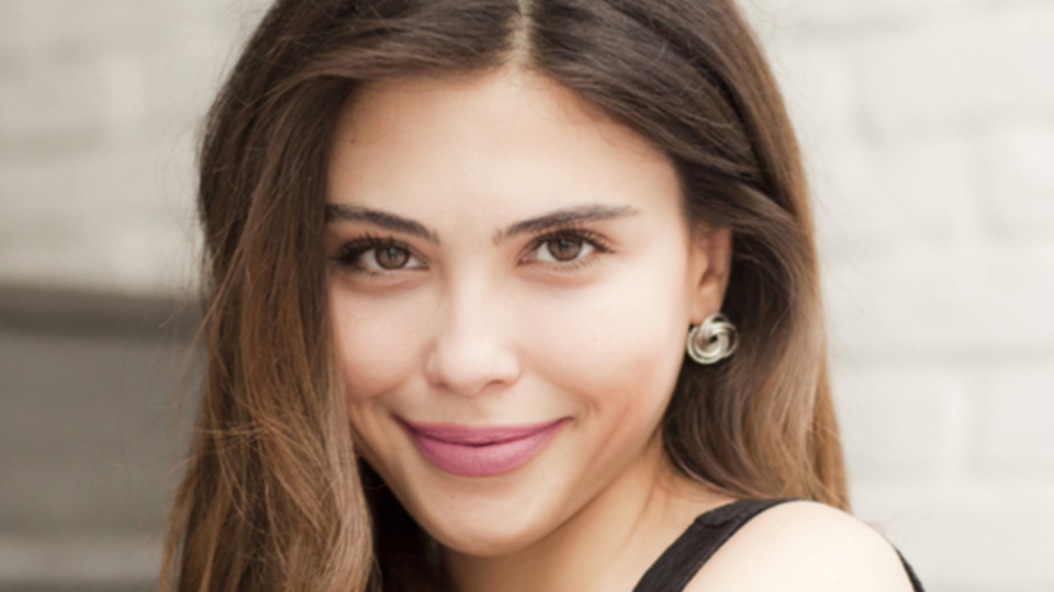 Dilara Aksüyek kimdir?