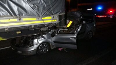 TIR ile çarpışan otomobilin sürücüsü hayatını kaybetti
