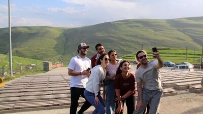 Temmuza kadar görülüyor! Dağın eteğinde doğa mucizesi