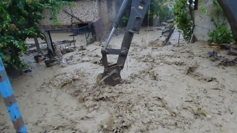 Kütahya'da sağanak etkisi! Tarım arazileri sular altında