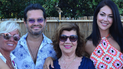 Ozan Doğulu sahnede