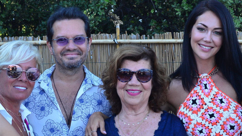 Ozan Doğulu sahnede