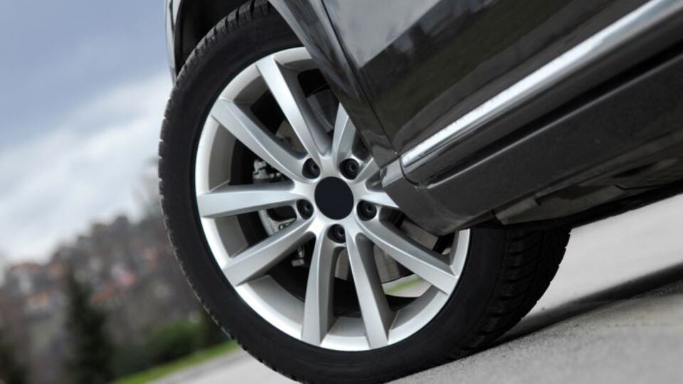 İkinci el lüks araçta jant oyunu