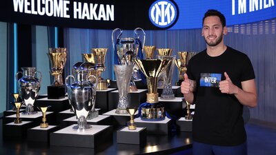 Hakan Çalhanoğlu, resmen Inter'de