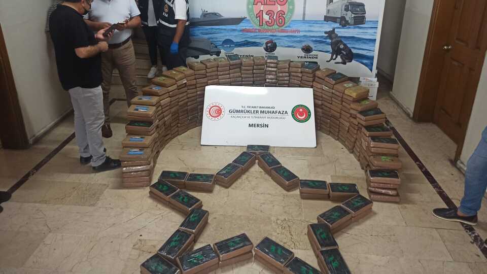 Yine muz içinden çıktı: 463 kilo