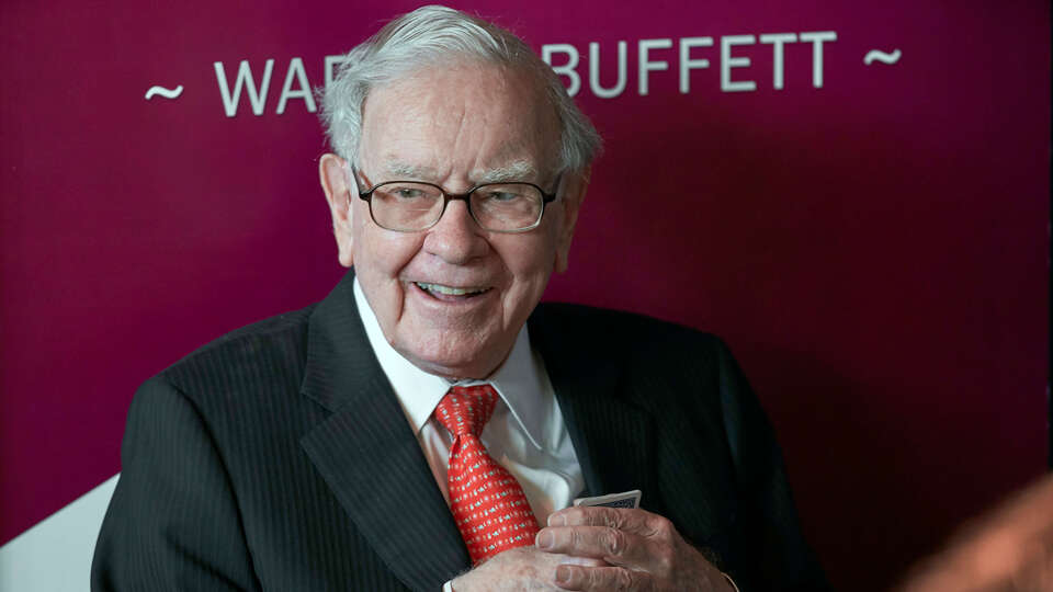 Milyarder Warren Buffet istifa etti