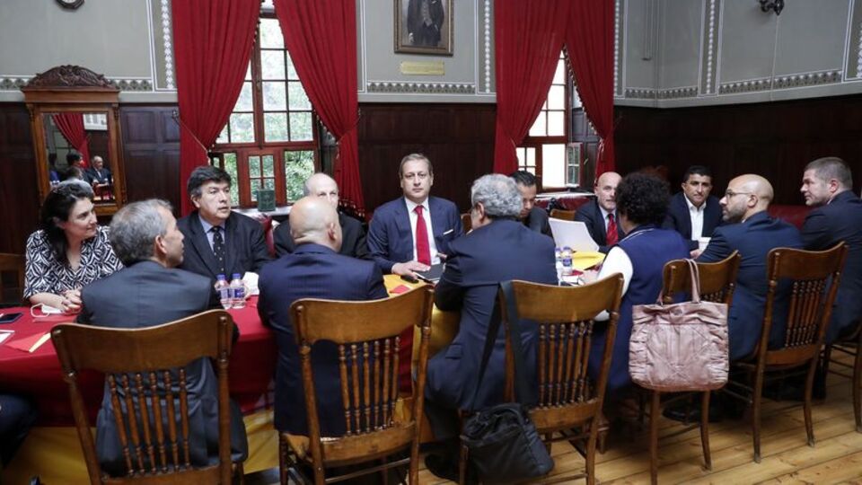 İlk toplantı Galatasaray Lisesi'nde yapıldı