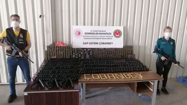 Beton mikserinden yüzlerce tabanca çıktı
