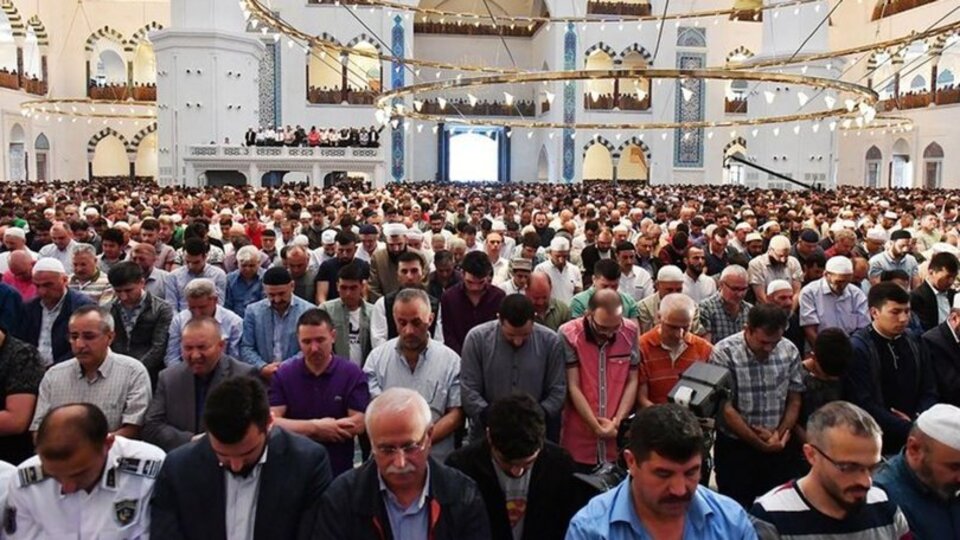 Cuma namazı saat kaçta kılınacak? 25 Haziran...