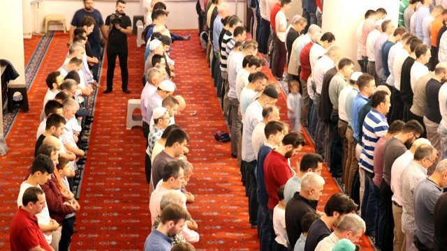 İzmir cuma namazı saati kaçta?