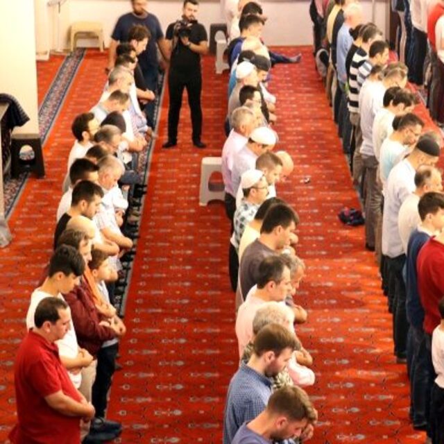 İzmir cuma namazı saati kaçta?