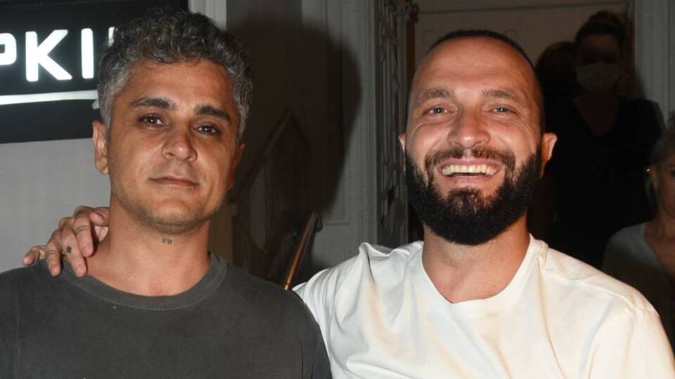 Oyunculuktan şarkıcılığa