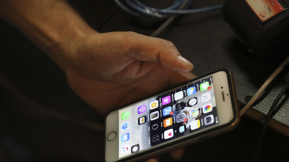 İran'da tartışmalı karar