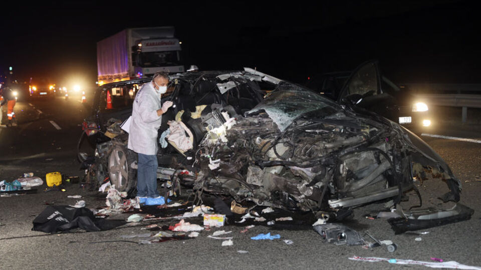 Korkunç kaza: 3 kadının feci sonu!