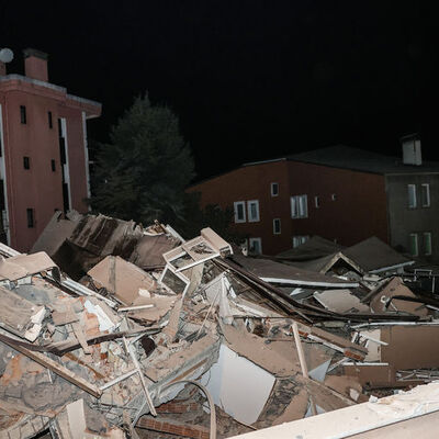 Sarıyer'de 11 katlı bina çöktü