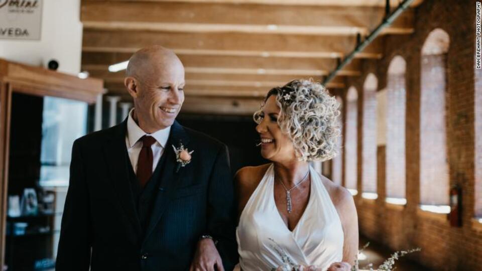 12 yıllık eşiyle evli olduğunu unuttu, tekrar evlendi!