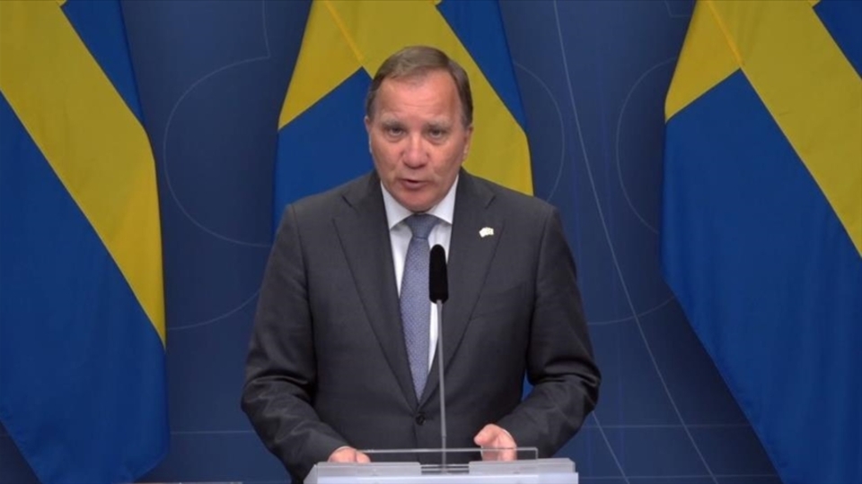 İsveç Başbakanı istifa etti!