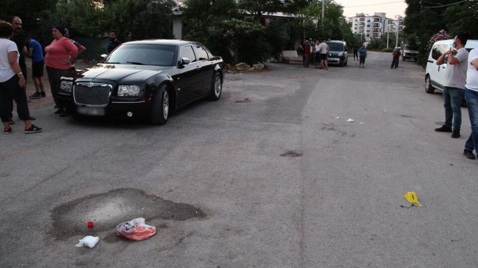 Tartıştığı arkadaşını makasla öldürdü