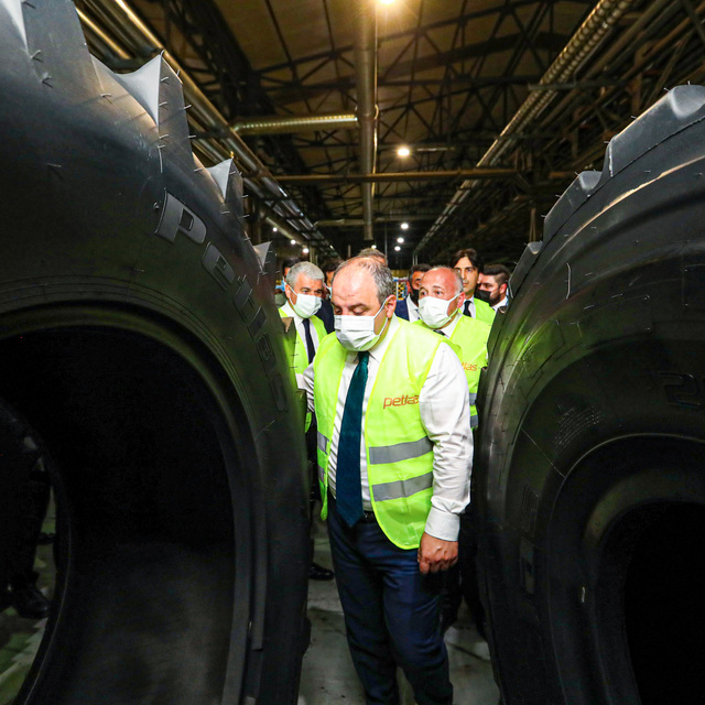 Bakan Varank'tan Petlas'a ziyaret