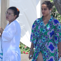 Annesinin boyunu geçti