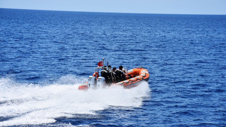 Sürüklenen teknedeki 4 kişi kurtarıldı