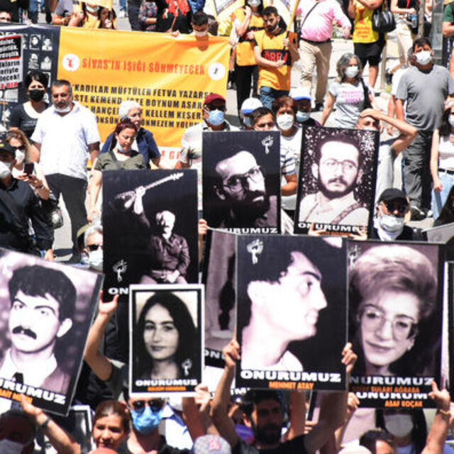 Sivas Olaylarının 28'inci yılında hayatını kaybedenler anıldı!