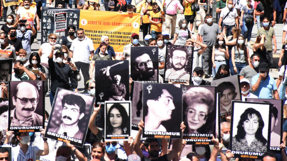 Sivas Olaylarının 28'inci yılında hayatını kaybedenler anıldı!