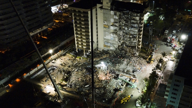 Miami'de çöken binada ölenlerin sayısı 20'ye çıktı