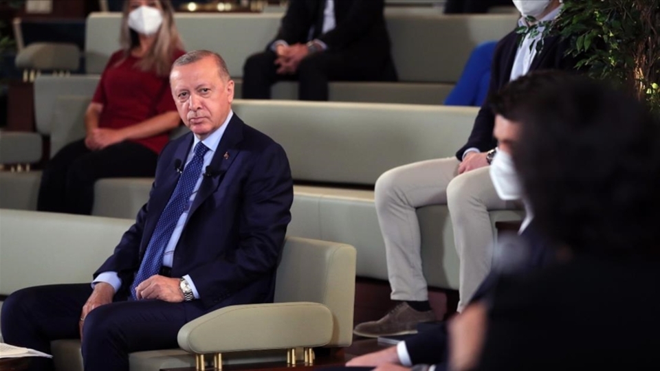 Cumhurbaşkanı Erdoğan gençlerle bir araya geldi