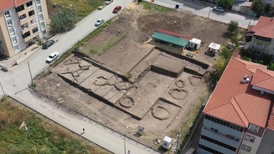 Apartman bahçesinde bulundu... 8 bin 500 yıllık!